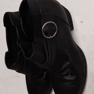 New w/o box Dr. Scholls Jenna Buckle Ankle Booties w/ Be Energized Cushion Tech